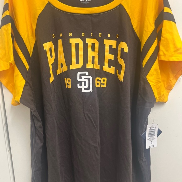 Plus Size San Diego Padres MLB T-Shirt with Logo Tag - Picture 1 of 4